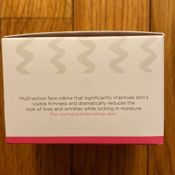 Perfectly Posh~DEFIANT~ Gimme a Boost~ Face Moisturizer~Normal/Combo skin NIB - Picture 2 of 7